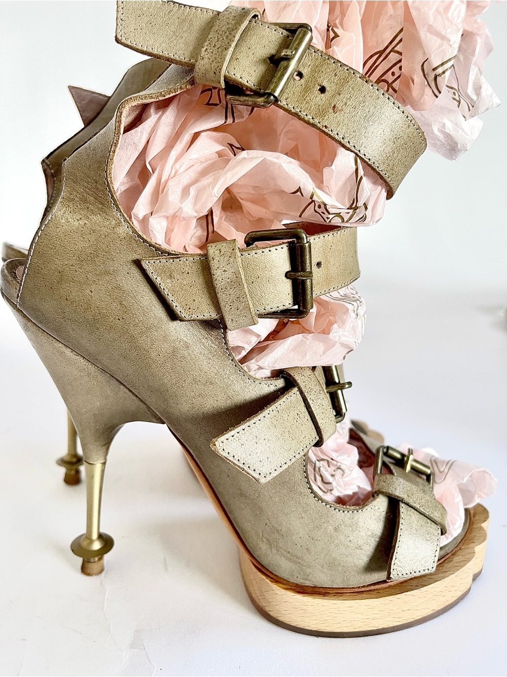 Vivienne Westwood Animal Toe Light Grey Leather Buckle Sandals Orb Heel US 7 - Picture 9 of 16